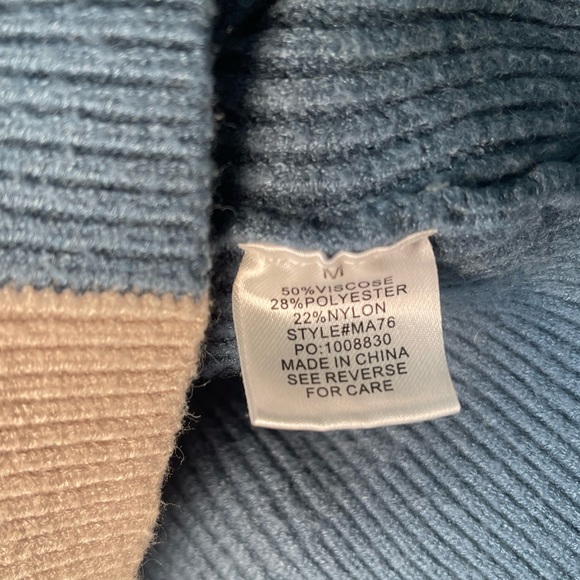 Pink Lily Color Block Sweater - Picture 4 of 4